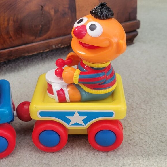 Vintage Sesame Street Big Bird Band Train Musical Pull Toy with Elmo and Ernie - Picture 5 of 12